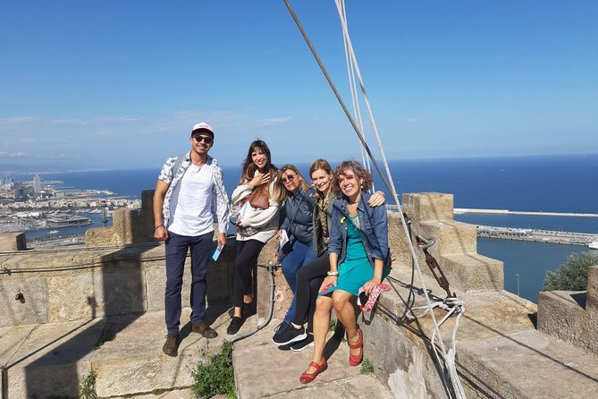 Barcelona Best Views: Old Town and Montjuic Castle Private Tour - Old Town Hits: Palau Moja, Boqueria Market, and Las Ramblas