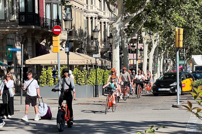 Barcelona Bike City Tours from Sagrada to the Sea with a Local - Arco di Triomfo and Parc de la Ciutadella: the perfect reset