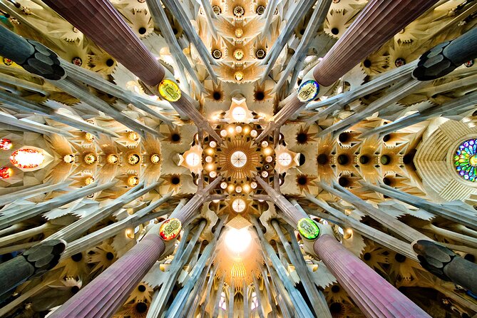 Barcelona Bike Highlights & Sagrada Familia Small Group Tour - The quick ride and stop in the Gothic Quarter