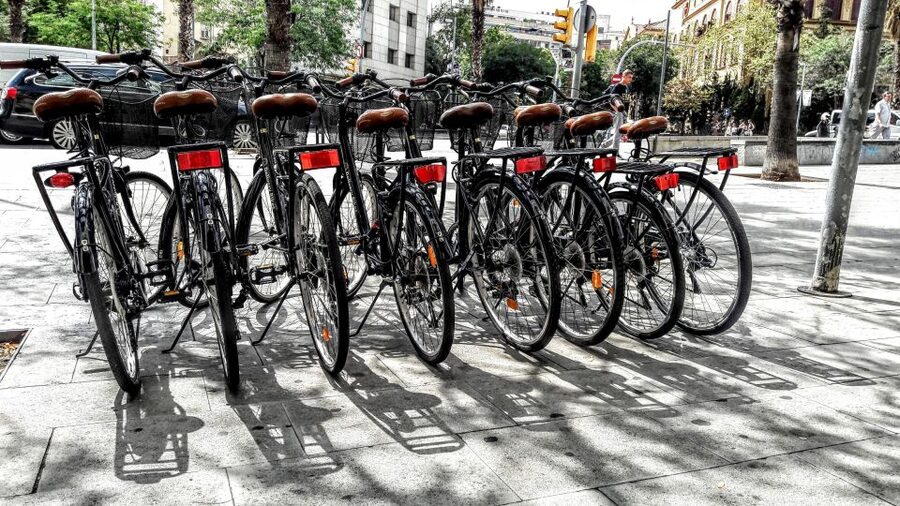Barcelona: Bike Rental with Delivery and Pickup - Choosing classic or e-bike for Barcelona’s hills