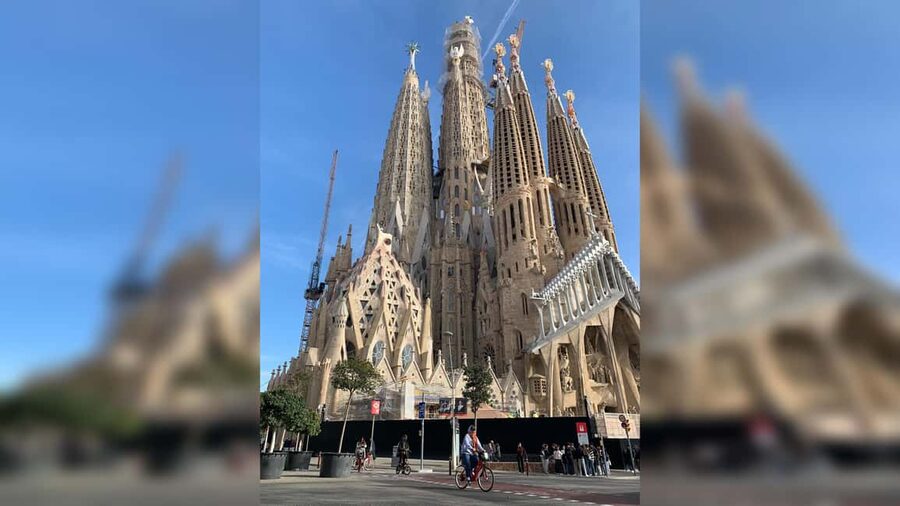 Barcelona Bike Tour: Iconic Sights & Hidden Spots - The day-to-day Barcelona you actually want