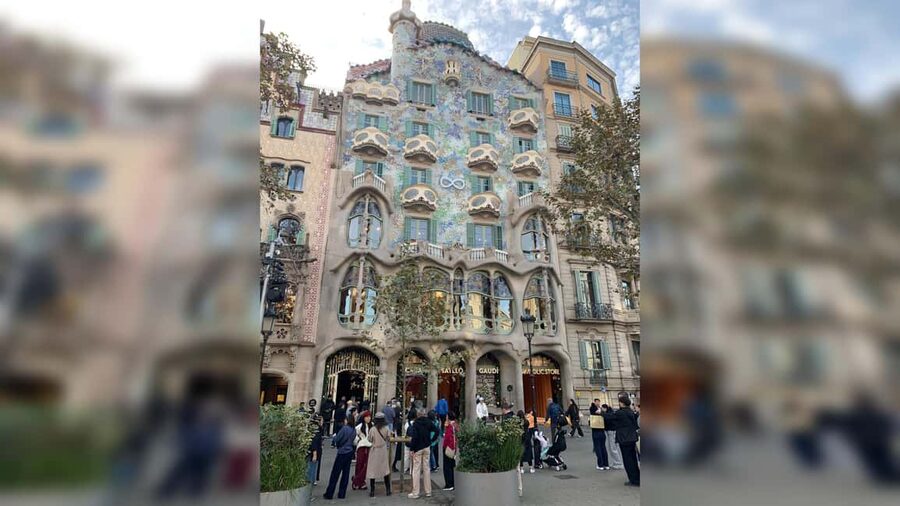 Barcelona Bike Tour: Iconic Sights & Hidden Spots - What is included, and what you still have to plan