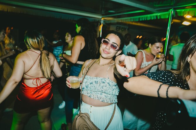 Barcelona Boat Party Cruise with Drinks & Live DJ - Meeting at The Coconut Club, Staying on Track