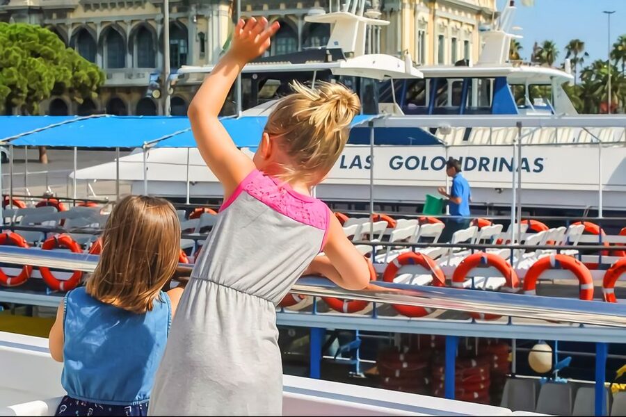 Barcelona: Boat Tour in Las Golondrinas - Boarding and the first look at the harbor mood
