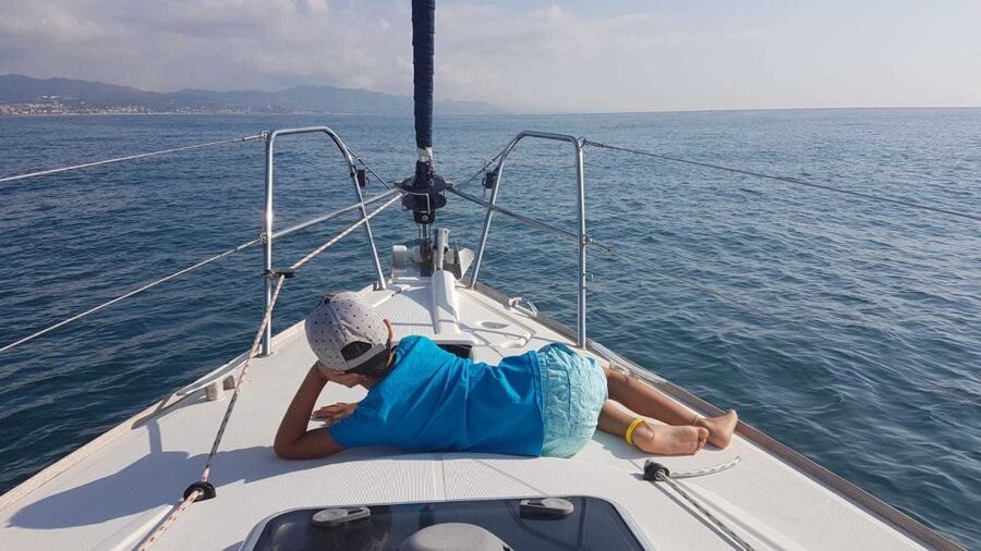 Barcelona: Boat trip with cava in amazing sailboat - Meeting at Port Olímpic and picking the right route