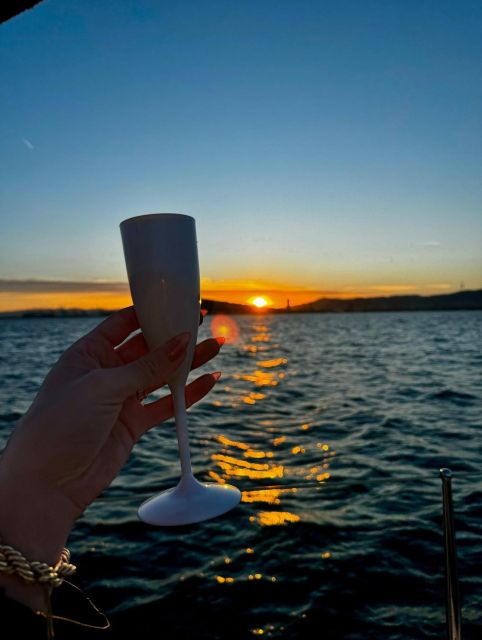 Barcelona: Boat trip with cava in amazing sailboat - Who should book this Barcelona cava sail, and who should skip it