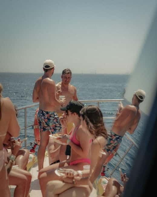 Barcelona: Brunch Boat Party with Drinks and DJ - Who This Barcelona Brunch Boat Party Is Best For