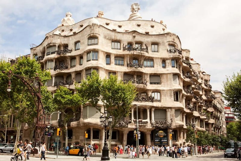 Barcelona Card: 25+ Museums and Free Public Transportation - Barcelona Card Key Points