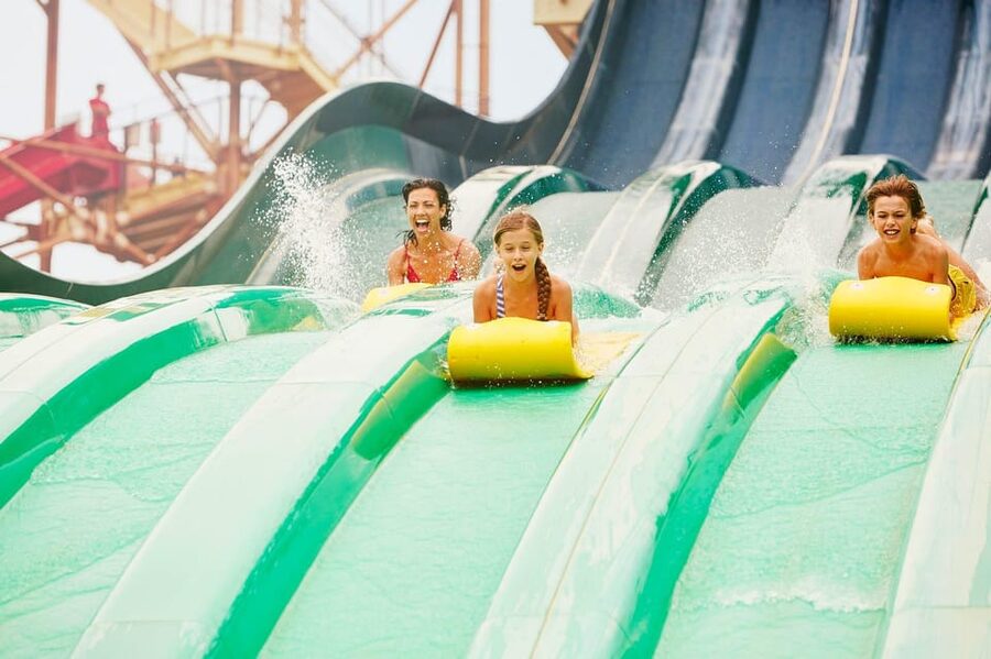 Barcelona: Caribe Aquatic Park Full-Day Ticket with Transfer - Timing game: how the fixed coach schedule shapes your ride plan