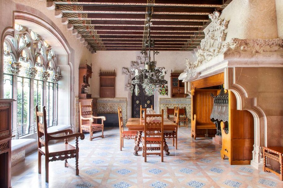 Barcelona: Casa Amatller Priority Entry Ticket - Priority Entry and a Small Group: How the Visit Actually Feels