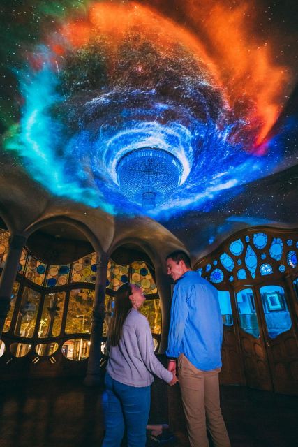 Barcelona: Casa Batlló 'A Winter Night' Experience - Practical tips: lockers, strollers, and mobility