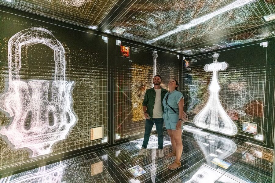 Barcelona: Casa Batlló Be The First Entry Ticket - Gaudí Cube: the digital finale that can affect some people