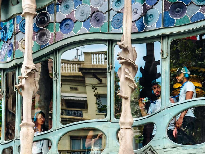 Barcelona: Casa Batlló Early Access Guided Tour - Casa Batlló With a Licensed Guide: Seeing the Meaning, Not Just the Shape