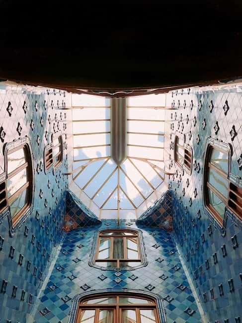 Barcelona: Casa Batlló Early Access Guided Tour - Family Houses and the Area’s Gold Triangle Context