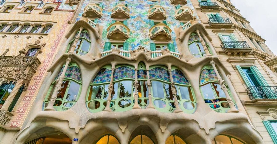 Barcelona: Casa Batlló Entry with Self-Audioguide Tour - Casa Batlló at first sight, it feels like Gaudí is still working