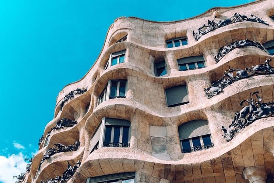 Barcelona: Casa Batlló, La Pedrera, & Chocolate Tasting Tour - Key things to know