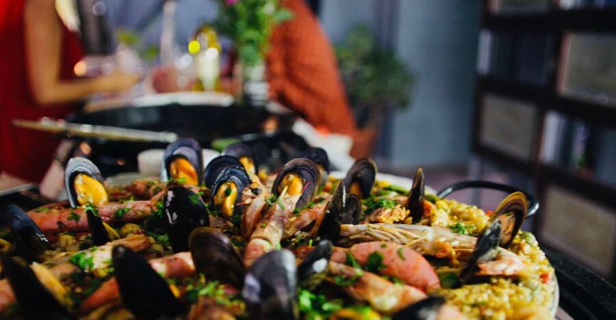 Barcelona: Catalan Paella Cooking Class - Catalan arrossada: what makes this paella different