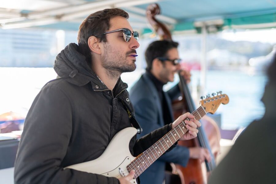 Barcelona: Catamaran Cruise with optional Live Jazz Music - Best times and weather tips: what to wear in Barcelona waters