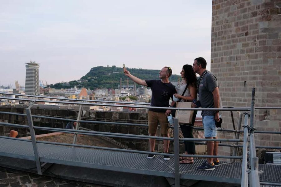 Barcelona Cathedral Early Access Tour with Breakfast - Should you book this early-access cathedral plus breakfast tour?