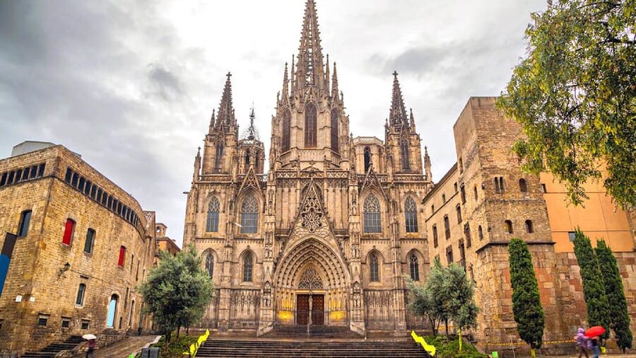Barcelona Cathedral: Exclusive walking tour & entry tickets. - A short neighborhood walk before the ticket moment