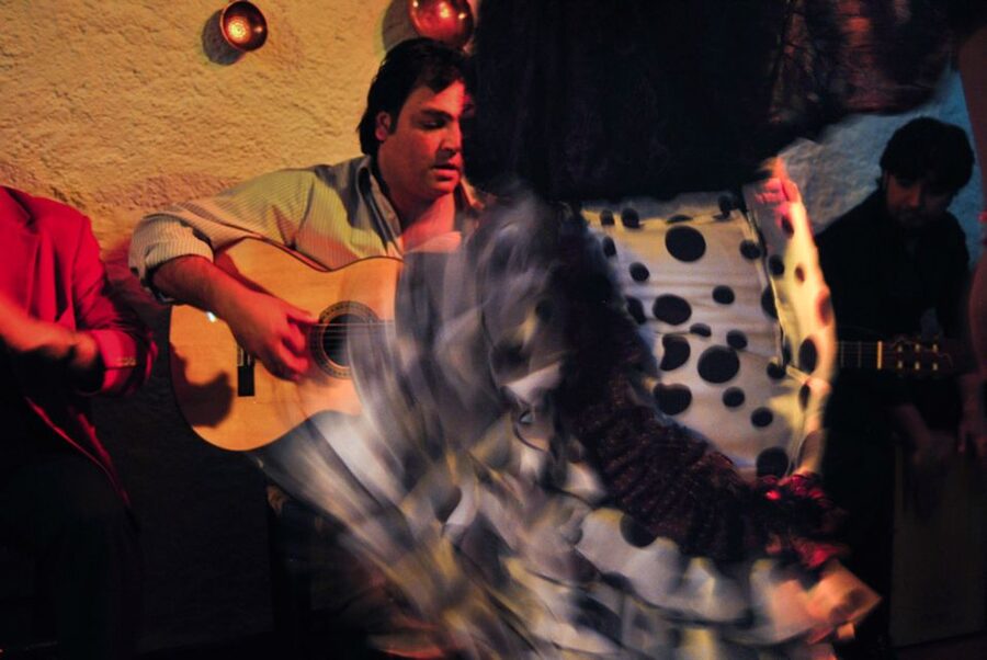 Barcelona: City Tour & Flamenco Show with Wine & Tapas - Drinks, Timing, and Comfort: The Stuff That Makes or Breaks a 3-Hour Plan