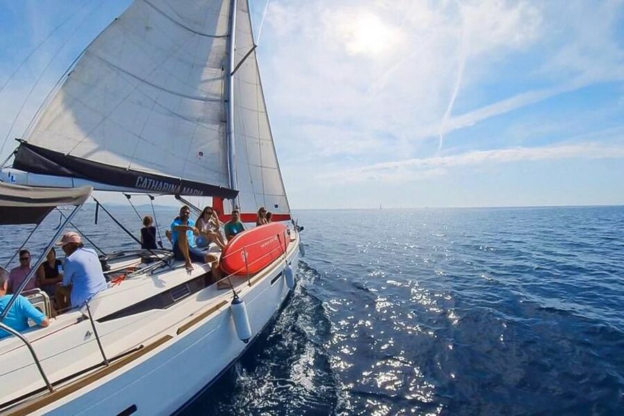 Barcelona: Coastline Boat Trip with Snacks and Cava - Key highlights you will feel right away