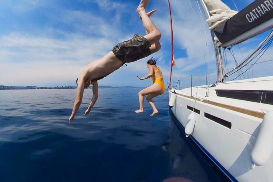 Barcelona: Coastline Boat Trip with Snacks and Cava - Why a 2-hour boat trip makes sense in Barcelona