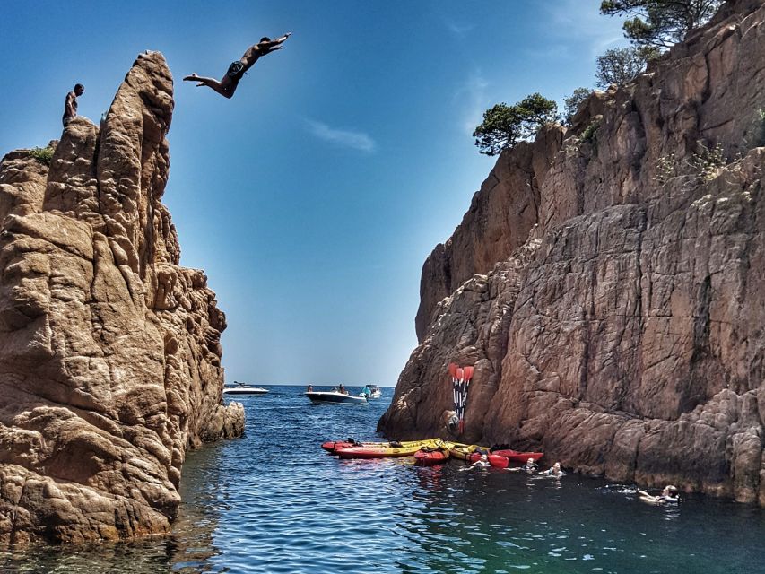 Barcelona: Costa Brava Tour with Kayak & Lagoon Snorkeling - Platja de Sant Pol break time, lunch options, and beach reset