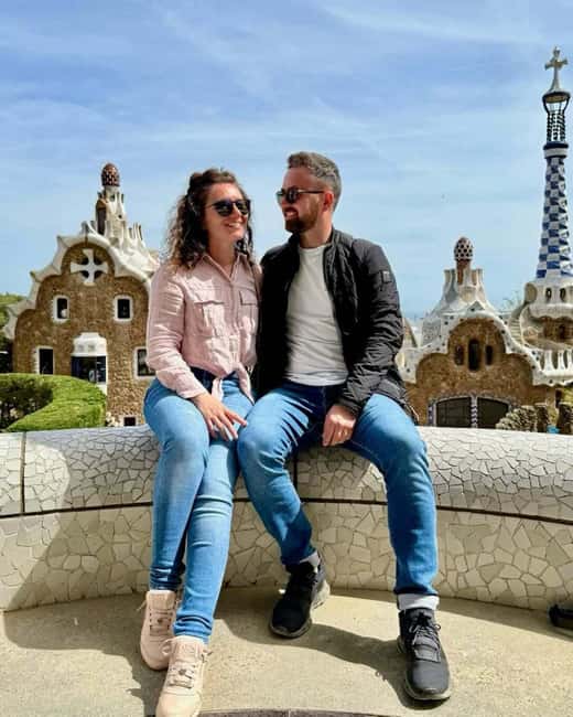 Barcelona: Creative Photo Tour of the City's Artistic Corners - Style and Weather Prep for Better Barcelona Photos
