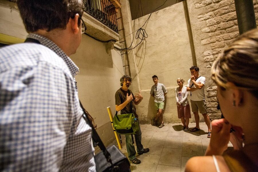 Barcelona: Dark History Night Walking Tour - Key takeaways before you head out