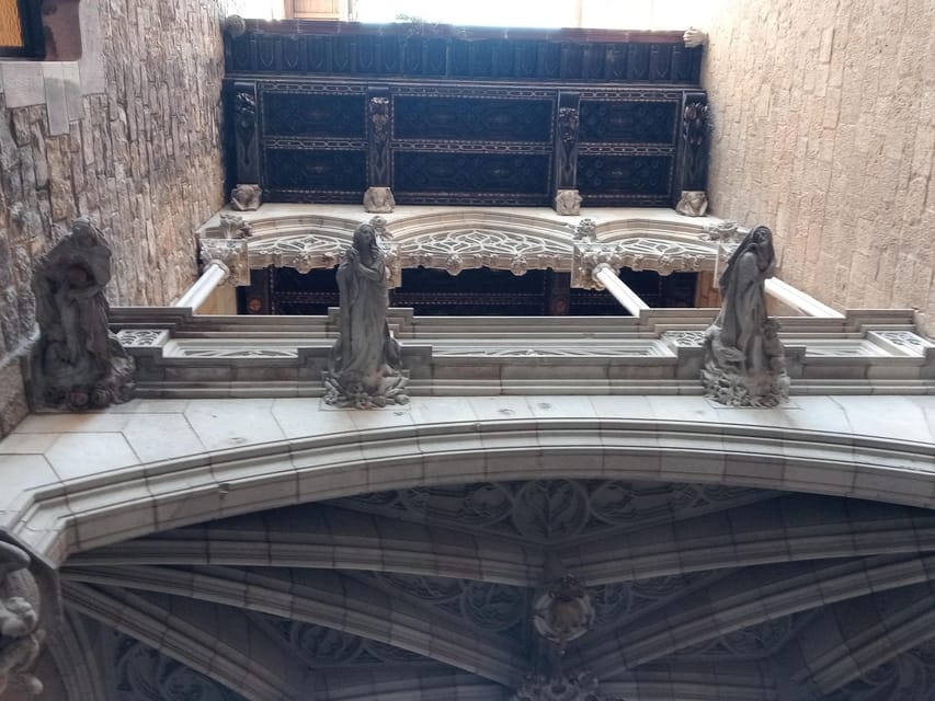 Barcelona: Dark, Strange & Curious Stories. - Stop by stop: how the walk unfolds from Roman times onward