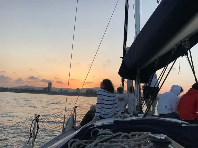 Barcelona: Daytime or Sunset Cruise with Drinks - Why this Barcelona sailing cruise feels effortless