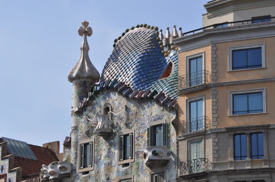 Barcelona: Discover Gaudi Architectural Guided Tour - Antoni Tàpies Foundation: where modern Barcelona’s ideas start showing