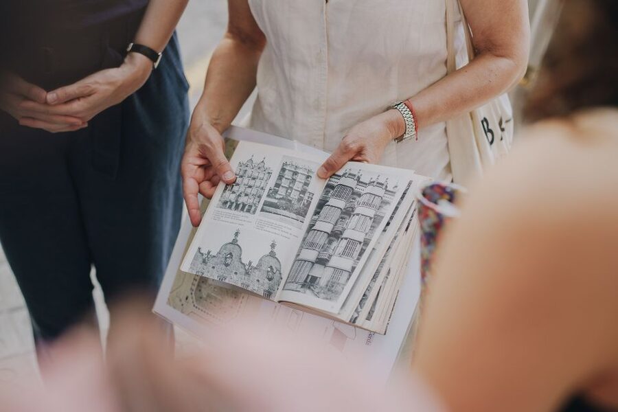 Barcelona: Discover Gaudi Architectural Guided Tour - Casa Lleó Morera: Domènech i Montaner’s influence in plain sight