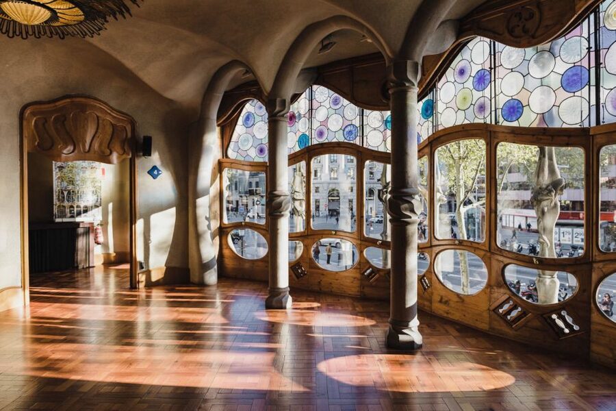 Barcelona: Discover Gaudí, Sagrada Familia, and Park Güell - Key things that make this Gaudí tour work so well