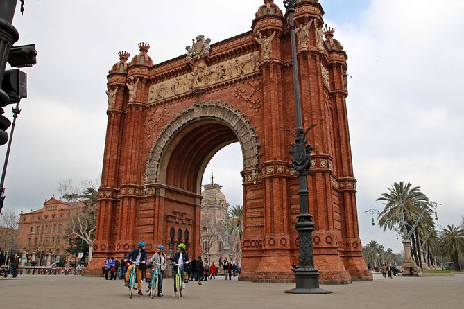 Barcelona E-Bike Guided Tour with Montjuic Hill - Where you start: Arc de Triomf and Parc de la Ciutadella