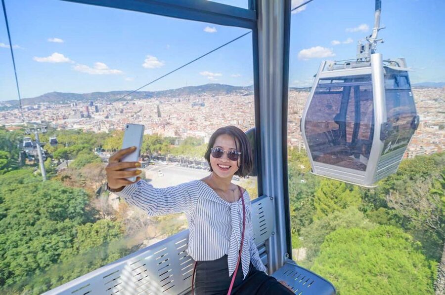 Barcelona: E-Bike Tour with Montjuic Cable Car & Boat Ride - Guides Matter More Than the Bike: Names to Watch For