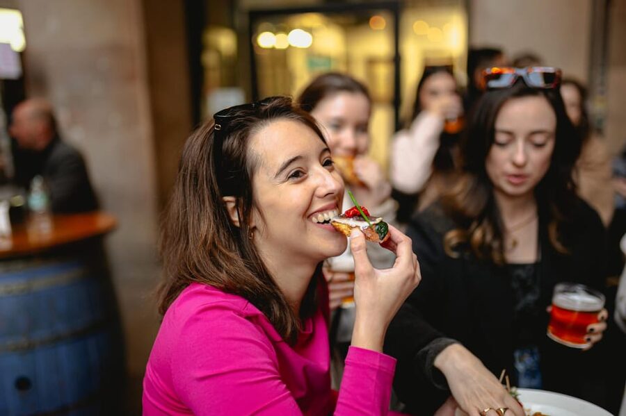 Barcelona: El Born Food Walking Tour with Tapas and Drinks - The tapas rhythm: four tastings built for sharing