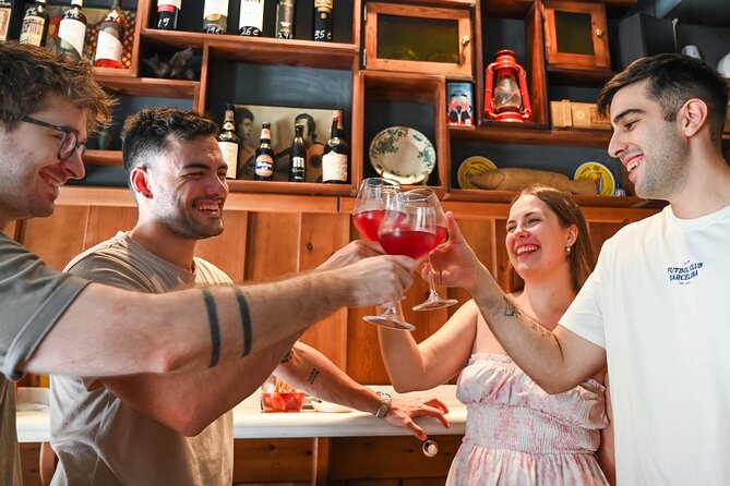 Barcelona El Born Tapas and Wine Tour with Guide - Barcelona tapas, but with a plan