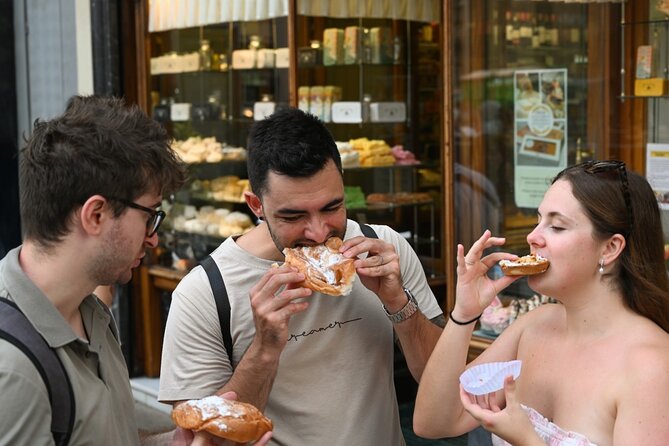 Barcelona El Born Tapas and Wine Tour with Guide - El Born flavors: wine first, then classic bites