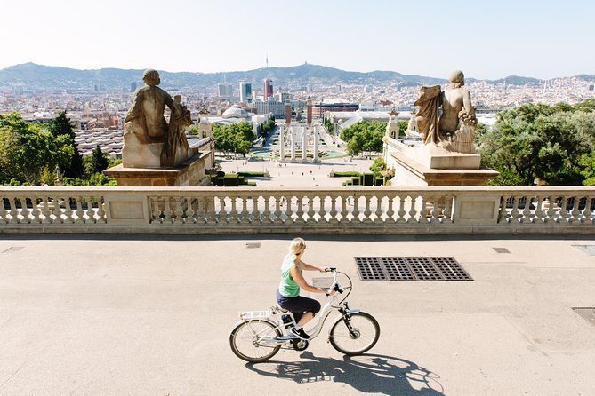 Barcelona Electric Bike Tour: Scenic Montjuic Panoramic Views - Getting started at Carrer dels Escudellers, and what to bring