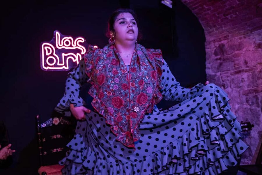 Barcelona: Espectáculo de Flamenco íntimo en Las Brujas - What happens during the 50-minute flamenco show