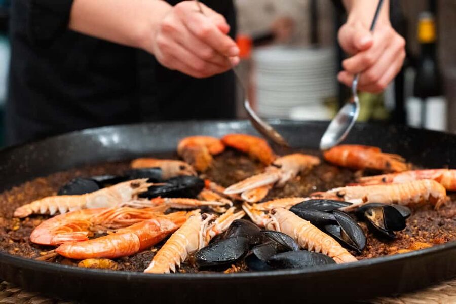 Barcelona Evening Cooking Class: 5-Course, 3 Paellas & Cava - Tips to get the most out of your paella night