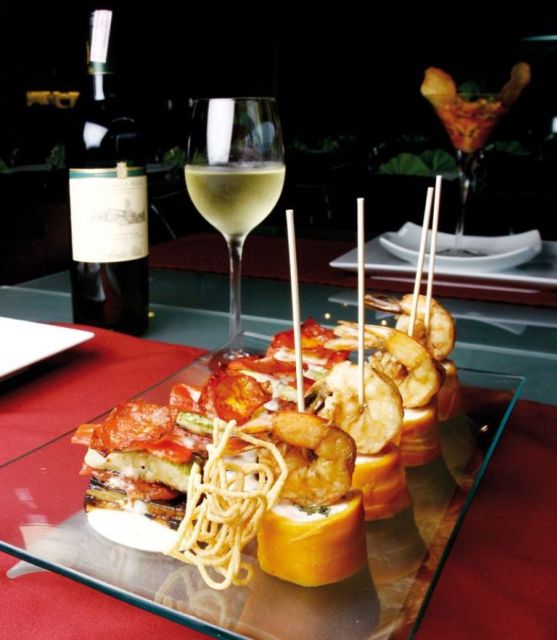 Barcelona: Evening Walking Tour in the Gaudi Area with Tapas - Pintxos on the Northern Spain Side