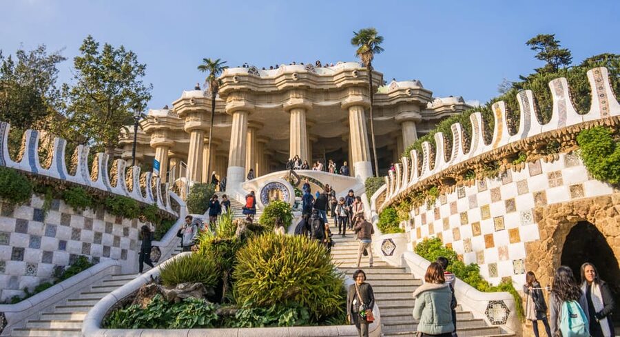 Barcelona: Exclusive Park Güell Private Guided Tour - Meeting Point Rules That Can Make or Break the Tour