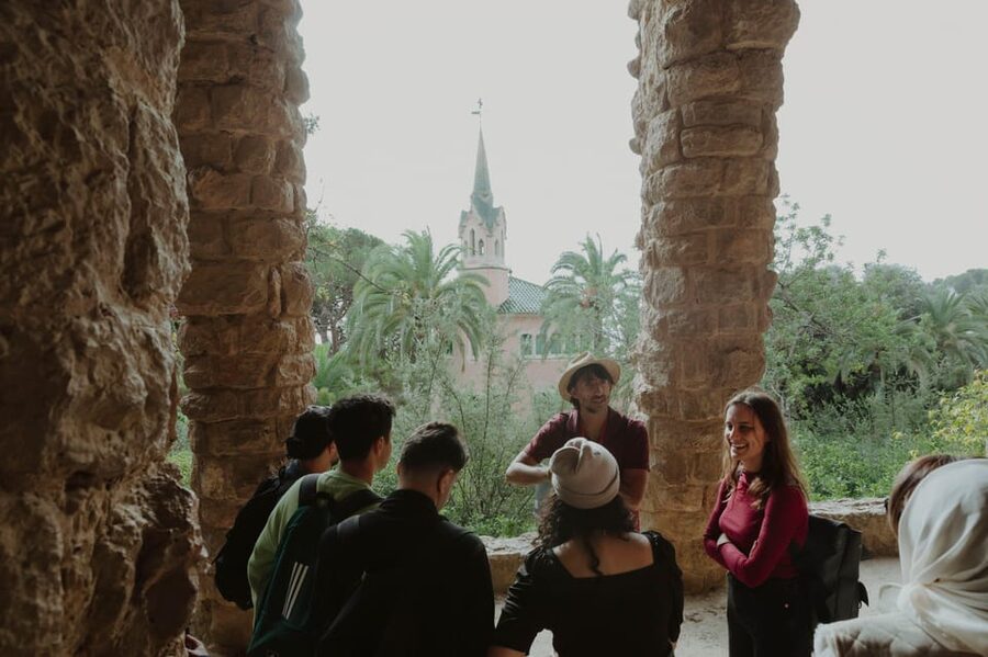 Barcelona: Exclusive Park Güell Private Guided Tour - Private Guide, Real Group Size Reality