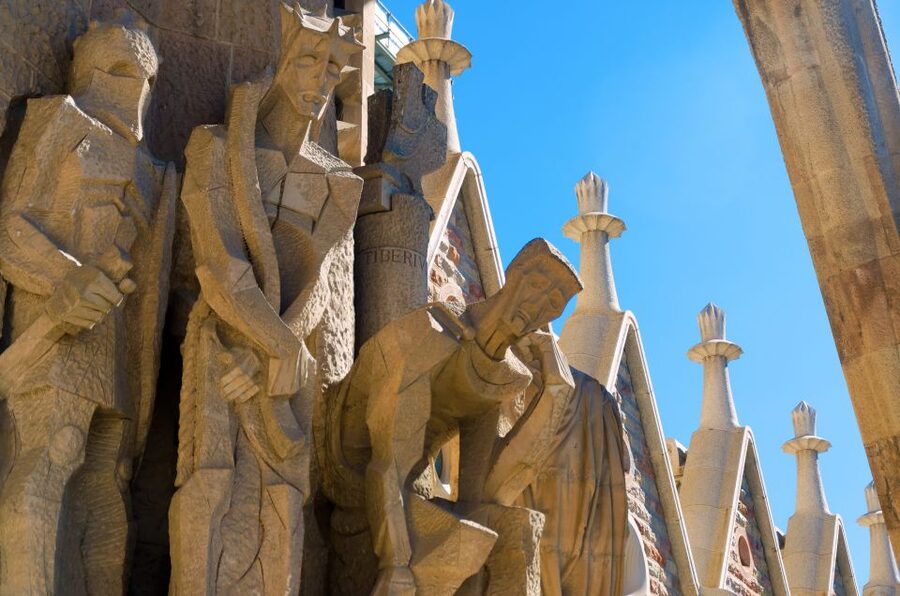 Barcelona: Exclusive Sagrada Familia Private Guided Tour - Heads-up for families and special rates