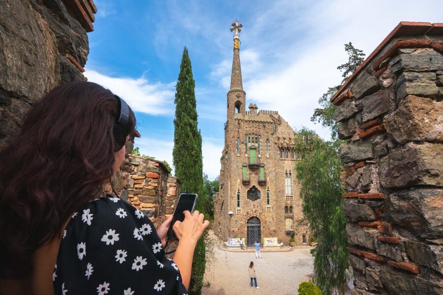 Barcelona: Exploring Gaudí's Hidden Gem, Bellesguard Tower - Entering the Building With a Story-First Mindset