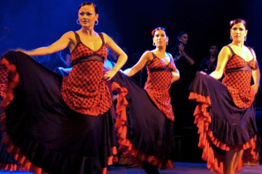 Barcelona: Flamenco at El Patio Andaluz with Optional Dinner - Getting There at Flamenco Barcelona Patio Andaluz (and Timing Your Night)