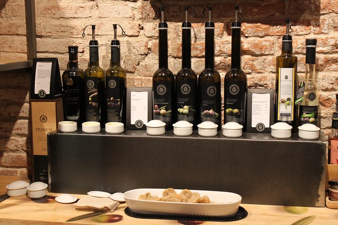 Barcelona Flamenco & Tapas Semi Private or Private Experience - Why This Guaranteed-Entry Flamenco Night Works in Barcelona’s Barri Gòtic